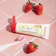 Jack n\' Jill Natural Certified 6m+ Toothpaste Натурална, сертифицирана паста за зъби с прекрасен вкус на ягода за първите никнещи зъбки за бебета от 6 месеца 50g - Strawberry
