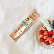 Jack n’ Jill Natural Certified 6m+ Toothpaste Strawberry 50g & Kids Bio Toothbrush Extra Soft Четка за зъби Зайче 1 Брой Jack n’ Jill Natural Certified 6m+ Toothpaste Strawberry 50g & Kids Bio Toothbrush Extra Soft Четка за зъби Зайче 1 Брой