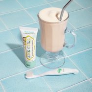 Jack n\' Jill Natural Certified 6m+ Toothpaste Натурална, сертифицирана паста за зъби с вкус на млечен шейк за първи зъби за бебета от 6 месеца 50g - Milkshake