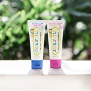 Jack n\' Jill Natural Certified 6m+ Toothpaste Натурална, сертифицирана паста за зъби с чудесен вкус с горски плодове и крем за първите никнещи зъбки за бебета от 6 месеца 50g Jack n\' Jill Natural Certified 6m+ Toothpaste Натурална, сертифицирана паста за зъби с чудесен вкус с горски плодове и крем за първите никнещи зъбки за бебета от 6 месеца 50g