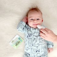 Jack n\' Jill Natural Baby Gum & Tooth Wipes Бебешки кърпички, които осигуряват безопасно и нежно почистване на устата на бебето, подходящи от раждането, 25 броя