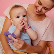 b.box Wrist Teether 3m+, 1 бр - Sage b.box Wrist Teether 3m+, 1 бр - Sage