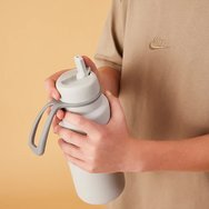 b.box Insulated Flip Top Drink 1L Bottle - Shadow b.box Insulated Flip Top Drink 1L Bottle - Shadow
