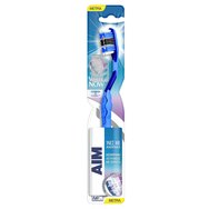 Aim White Now Carbon & Correct Medium Четка за зъби с активен въглен и избелваща мембрана, различни цветове, 1 бр. Aim White Now Carbon & Correct Medium Четка за зъби с активен въглен и избелваща мембрана, различни цветове, 1 бр.
