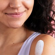 SVR Topialyse 48h Nourishing Shoothing Cream Дълготраен облекчаващ и подхранващ крем за атопична, суха и чувствителна кожа с помпа 400ml SVR Topialyse 48h Nourishing Shoothing Cream Дълготраен облекчаващ и подхранващ крем за атопична, суха и чувствителна кожа с помпа 400ml