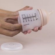 Suavinex Care Zero Zero 0m+ Bottle Пластмасово шише, имитиращо функцията на гърдата, със специална вградена торбичка против колики 270ml Suavinex Care Zero Zero 0m+ Bottle Пластмасово шише, имитиращо функцията на гърдата, със специална вградена торбичка против колики 270ml