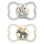Mam Supreme Night Silicone Soother 6-16m Код 248S 2 части - Сиво/Кремаво - Светеща в тъмното ортодонтична силиконова залъгалка Mam Supreme Night Silicone Soother 6-16m Код 248S 2 части - Сиво/Кремаво - Светеща в тъмното ортодонтична силиконова залъгалка